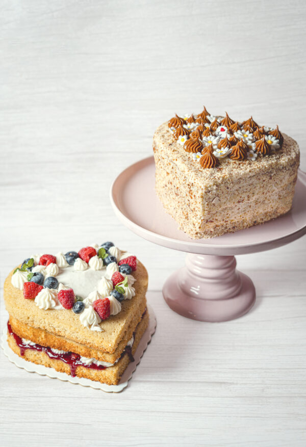 Torta Frutilla Corazón - Imagen 2